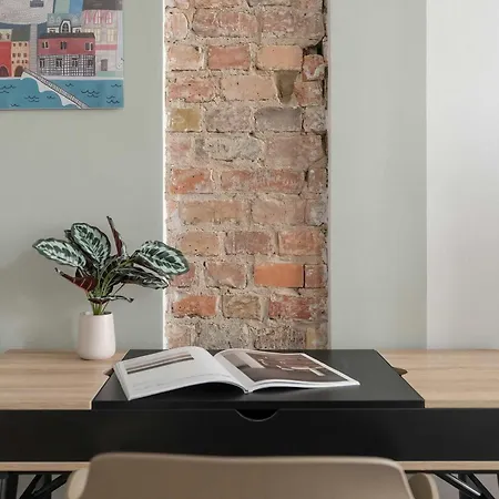 Lägenhet Modern Pet-friendly With Desk In Old Town By Renters
