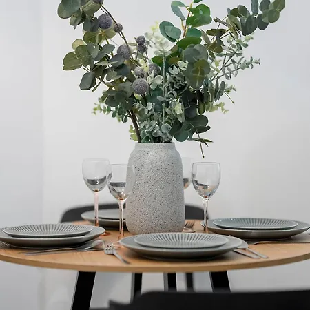 Modern Pet-friendly With Desk In Old Town By Renters Lägenhet *